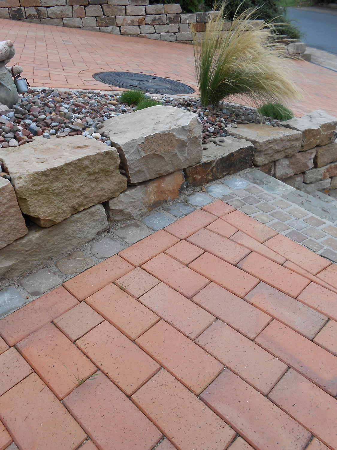 Фото клинкерной брусчатки. Кирпич тротуарный для замощения (Lode)