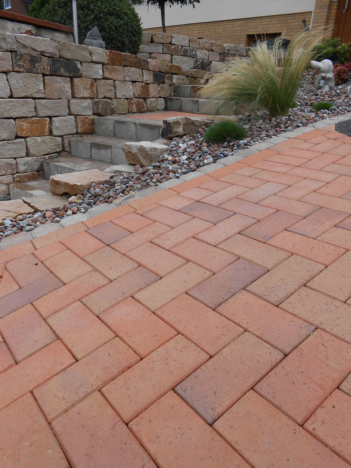 Фото клинкерной брусчатки. Кирпич тротуарный для замощения (Lode)