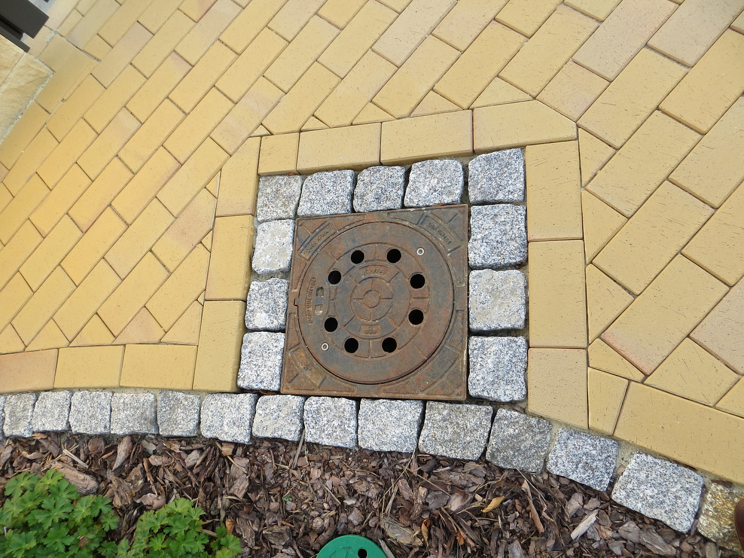 Фото клинкерной брусчатки. Кирпич тротуарный для замощения (Lode)