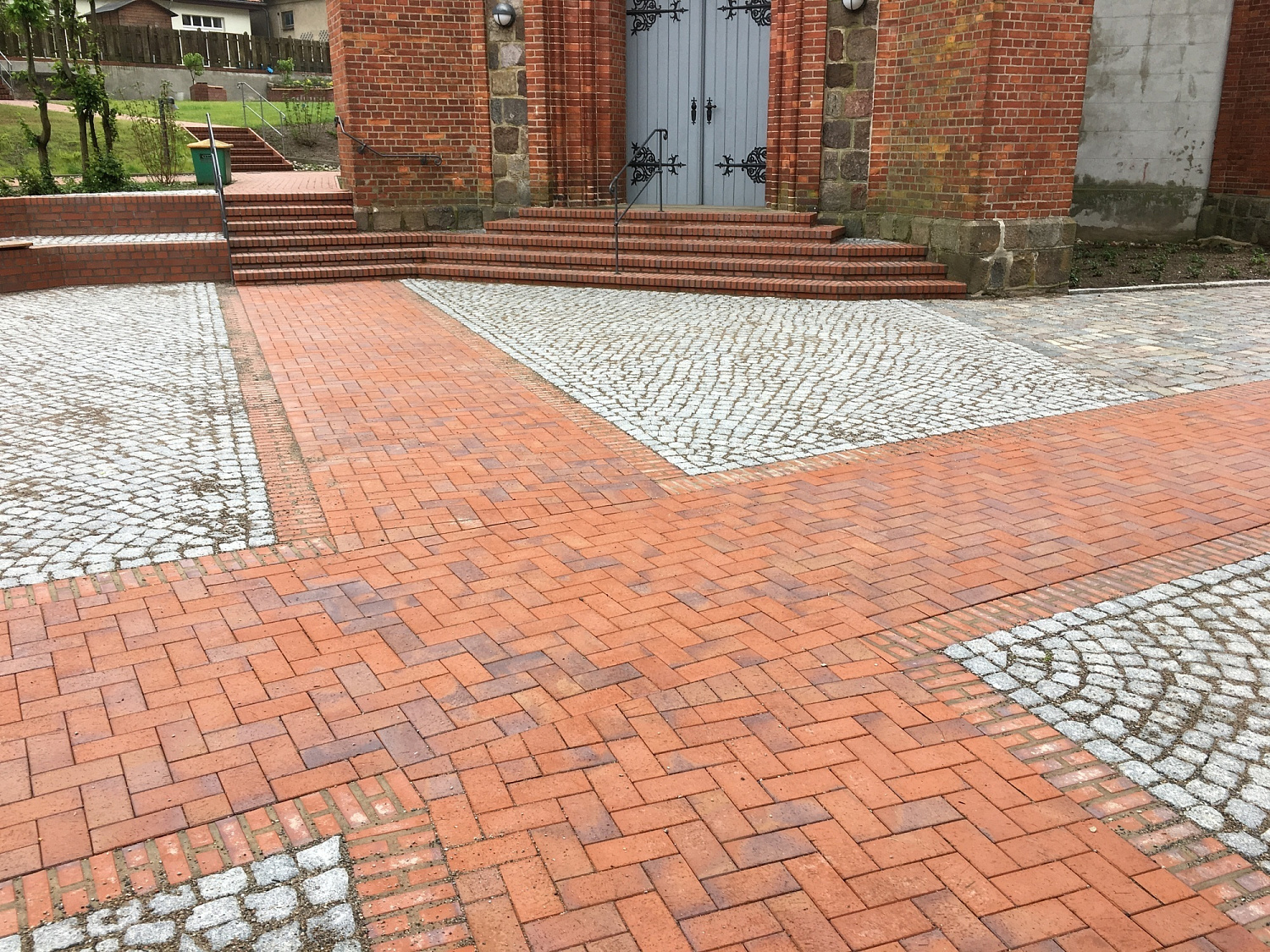 Фото клинкерной брусчатки. Кирпич тротуарный для замощения (Lode)