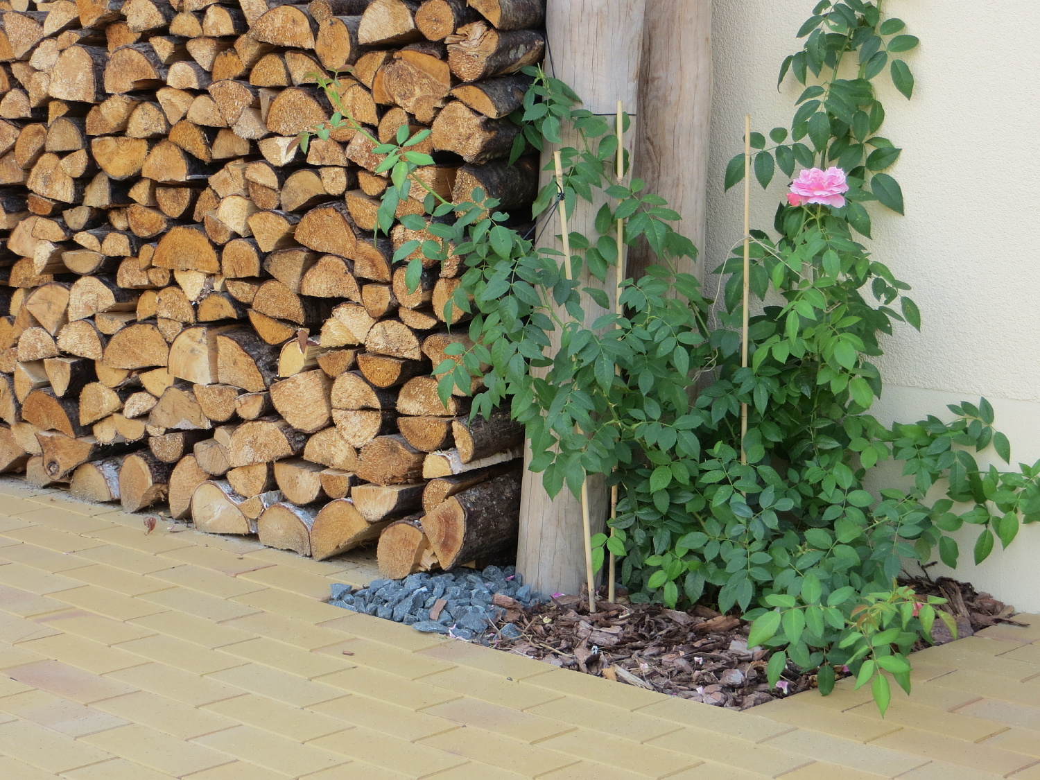 Фото клинкерной брусчатки. Кирпич тротуарный для замощения (Lode)