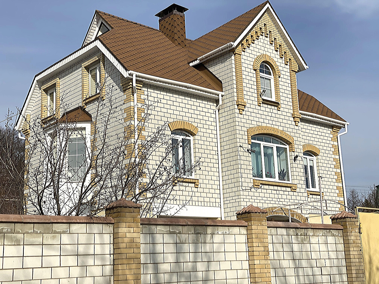 Саратовский кирпич. Фотографии домов