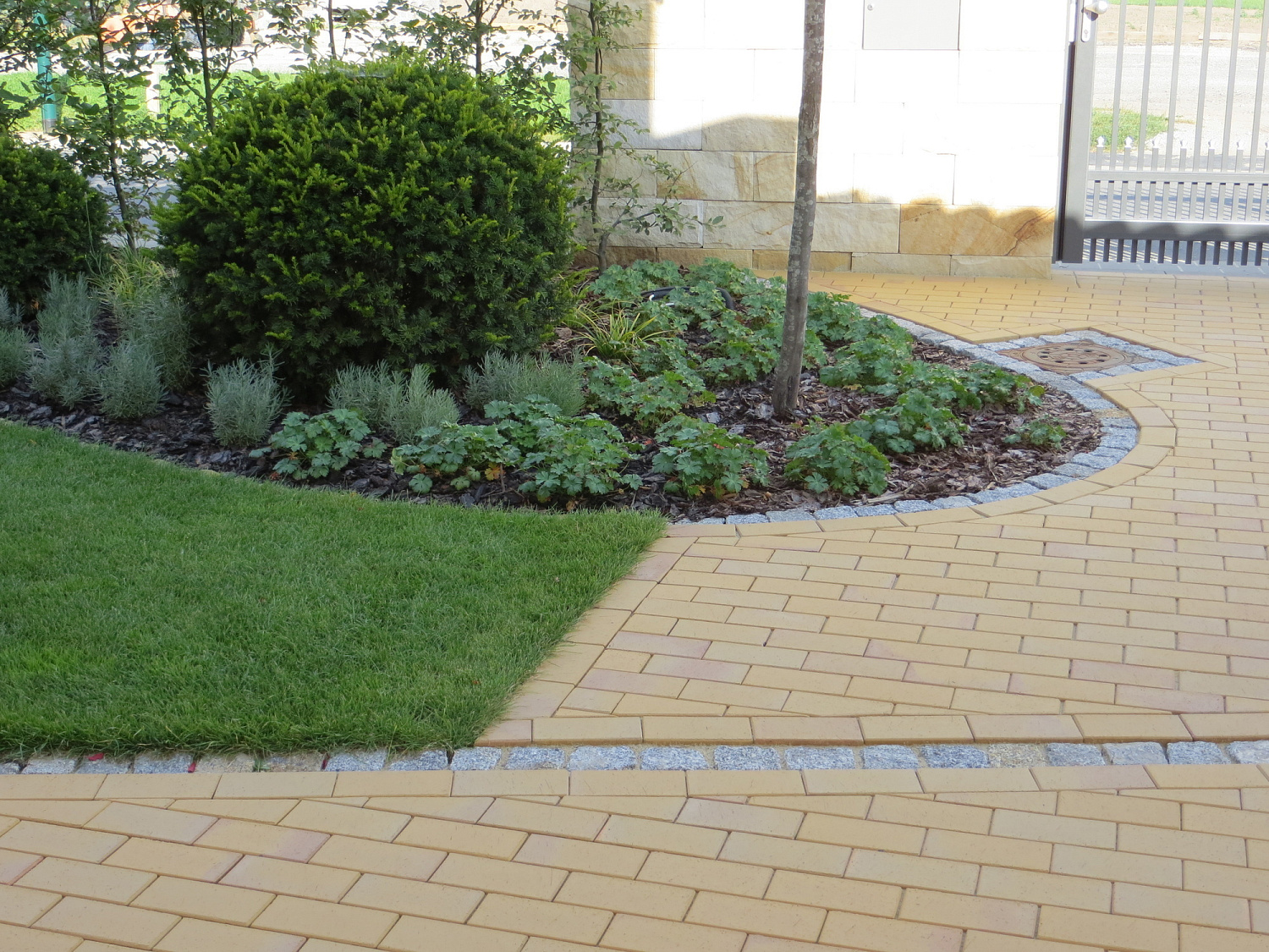 Фото клинкерной брусчатки. Кирпич тротуарный для замощения (Lode)