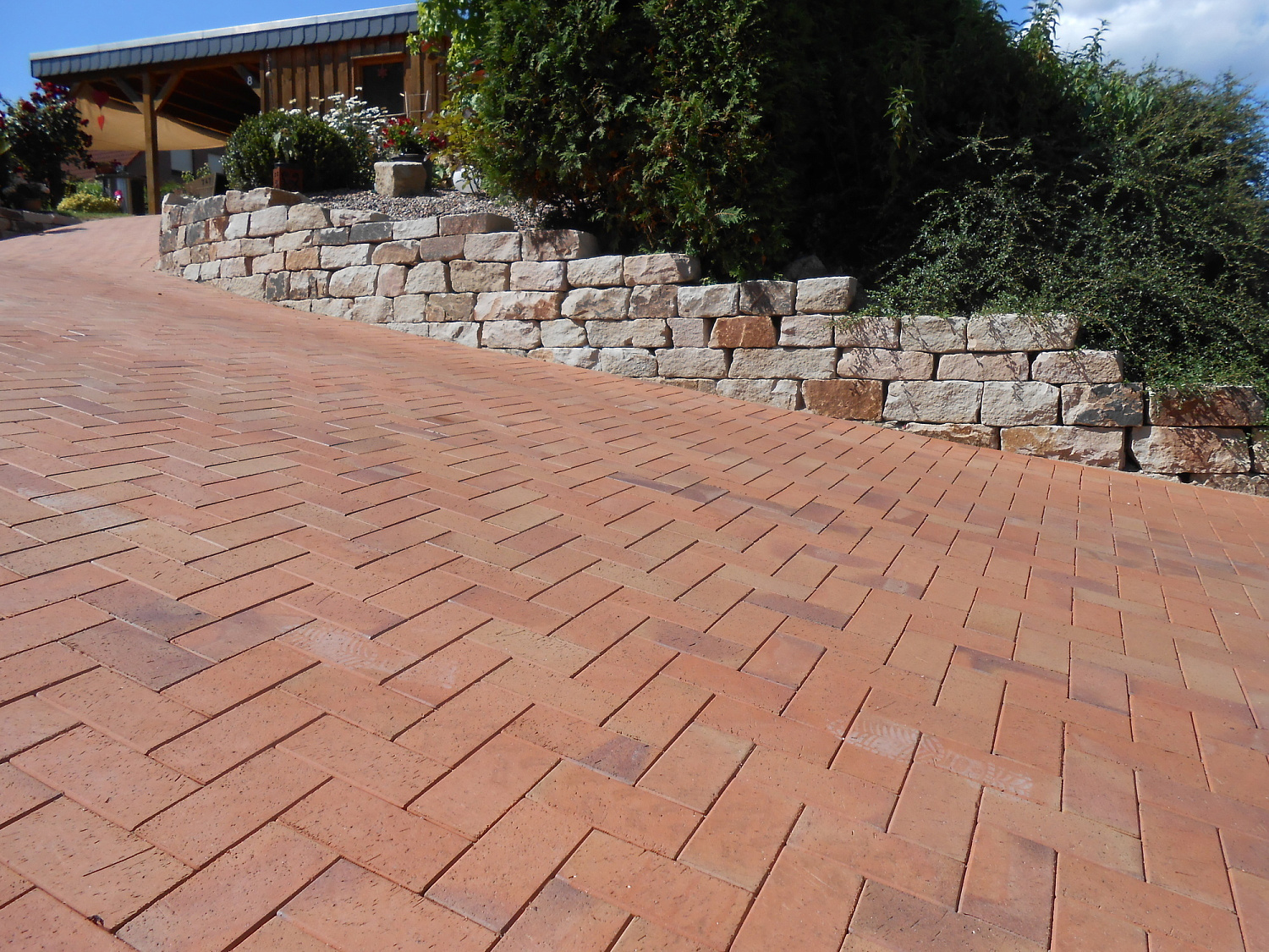 Фото клинкерной брусчатки. Кирпич тротуарный для замощения (Lode)