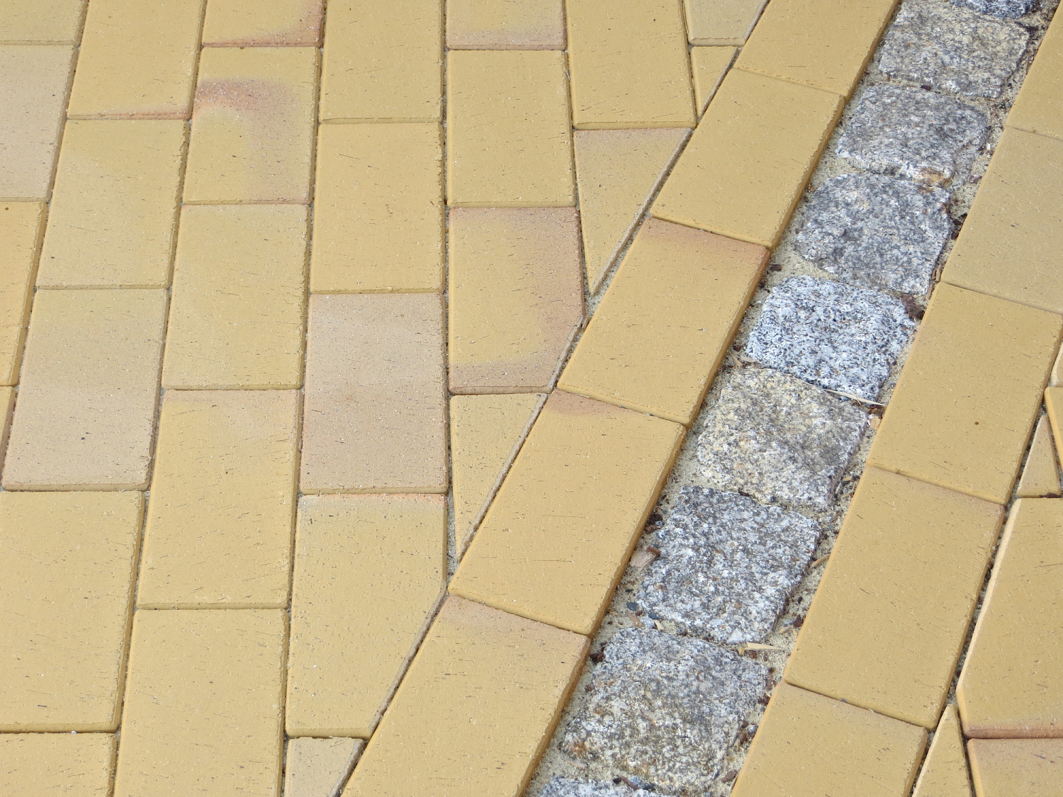 Фото клинкерной брусчатки. Кирпич тротуарный для замощения (Lode)