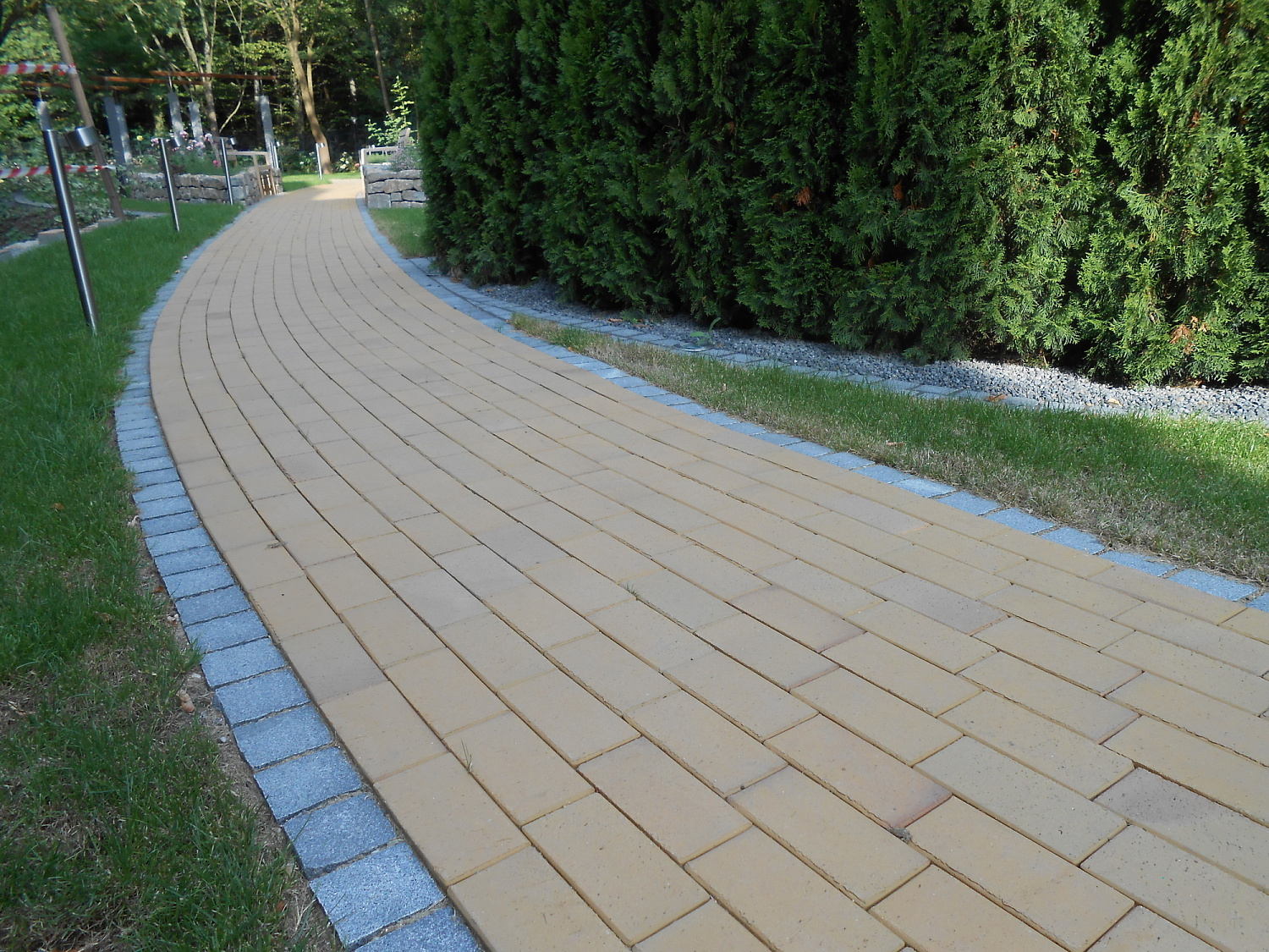 Фото клинкерной брусчатки. Кирпич тротуарный для замощения (Lode)