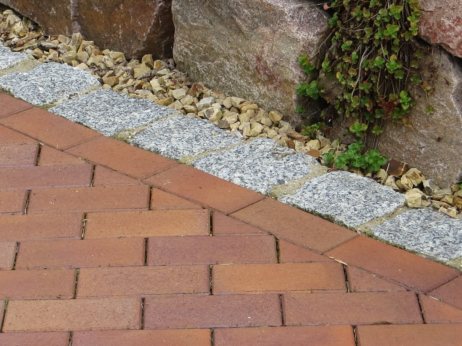 Фото клинкерной брусчатки. Кирпич тротуарный для замощения (Lode)