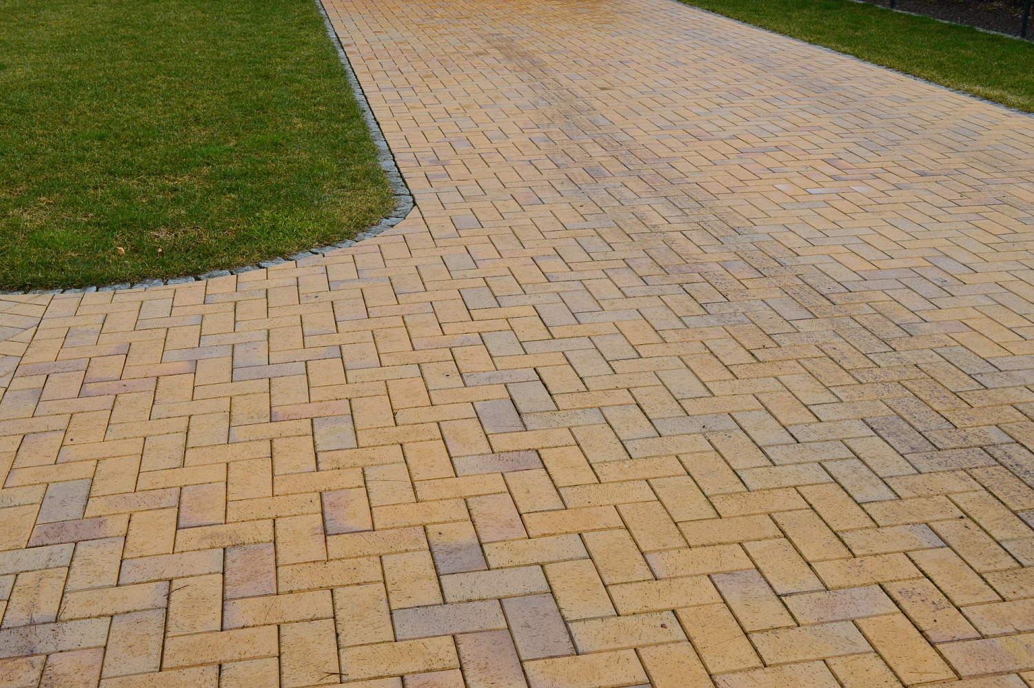 Фото клинкерной брусчатки. Кирпич тротуарный для замощения (Lode)