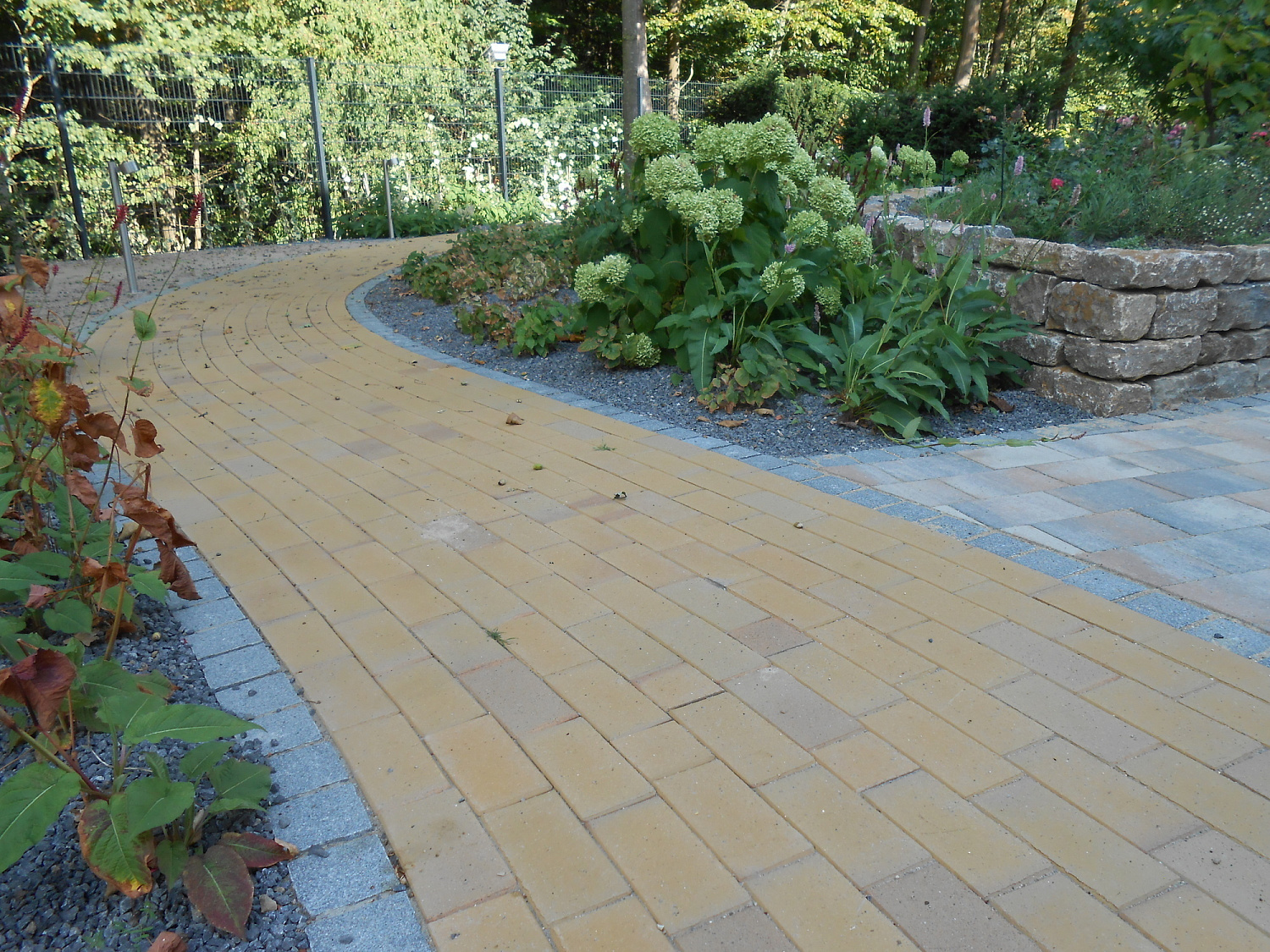 Фото клинкерной брусчатки. Кирпич тротуарный для замощения (Lode)