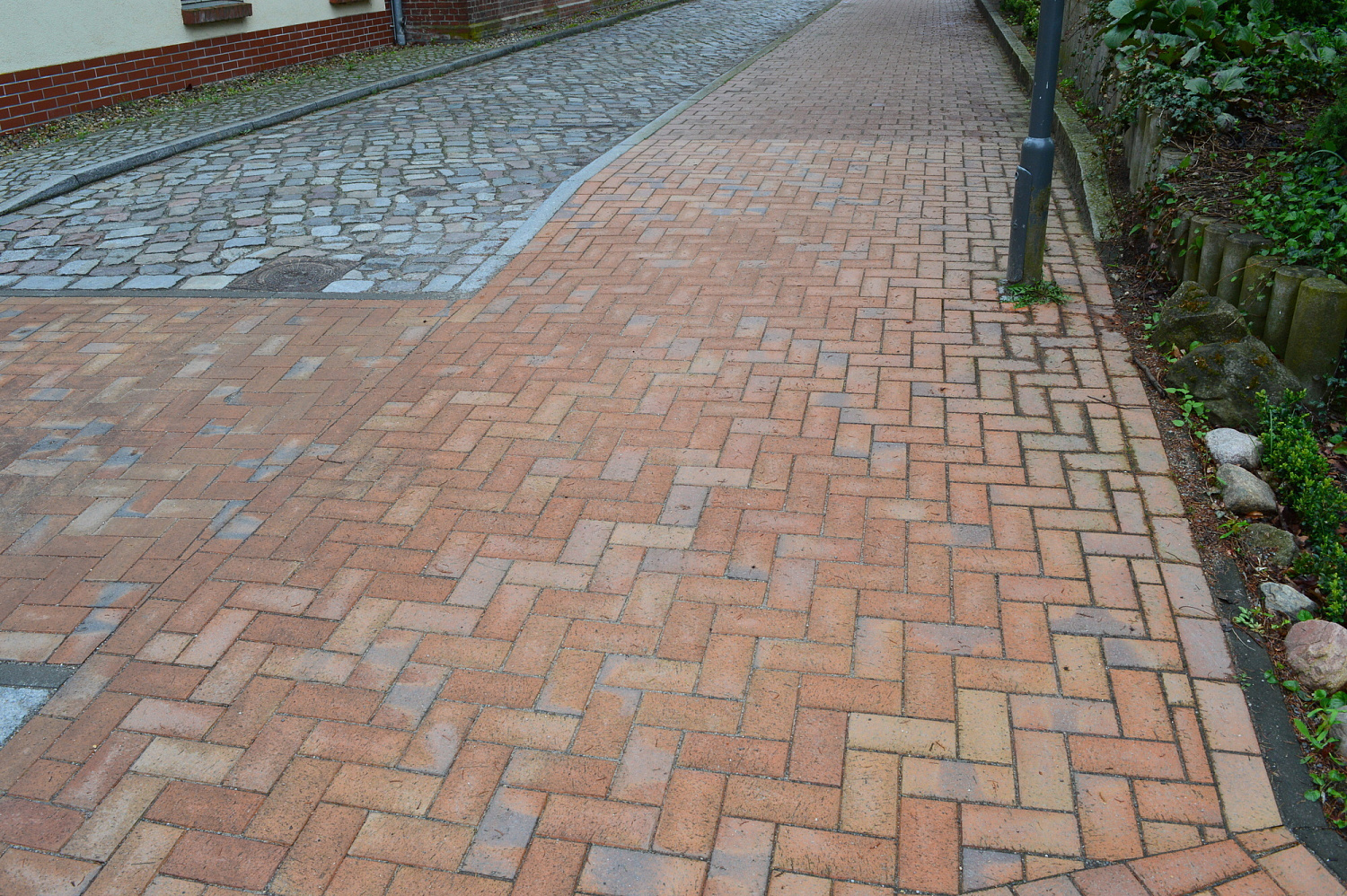 Фото клинкерной брусчатки. Кирпич тротуарный для замощения (Lode)